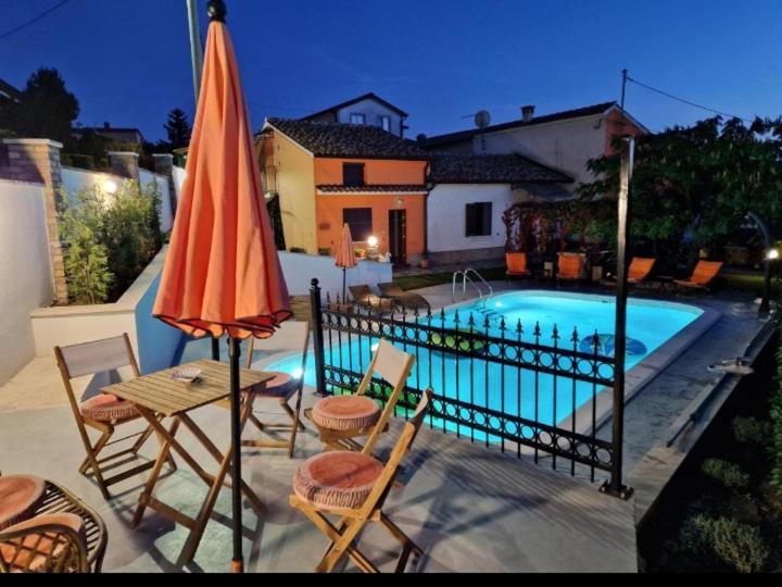 Luanas Rooms With Istrian Touch Бузет Екстер'єр фото